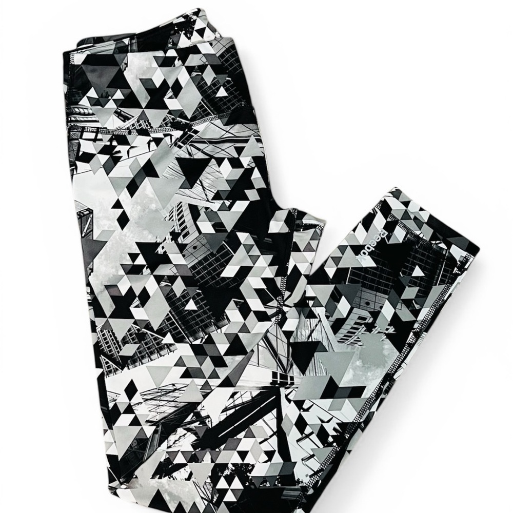 Reebok Women’s Size M Black and White Geometric Athletic Yoga Leggings